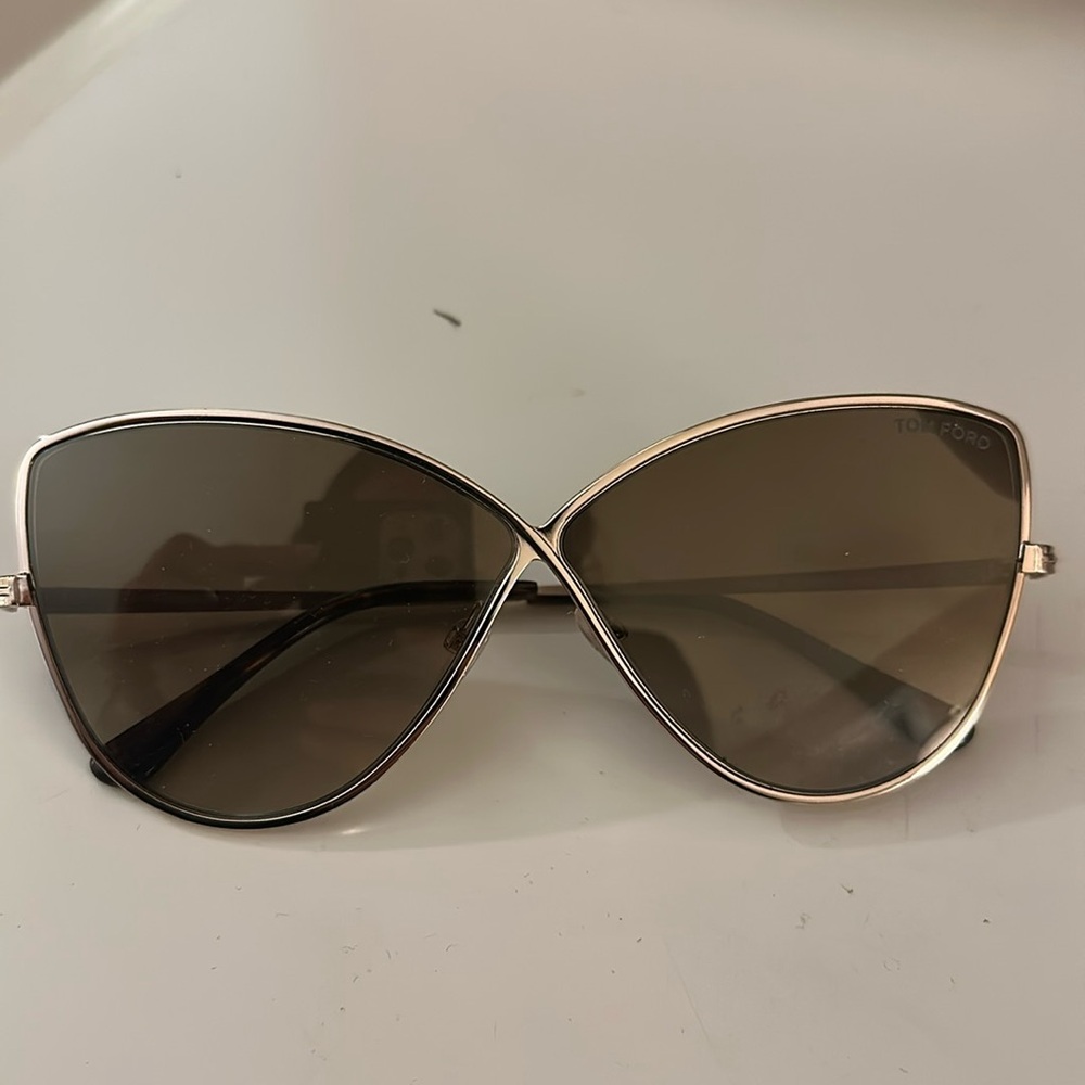 Tom Ford Cat Eye. Sunglasses.